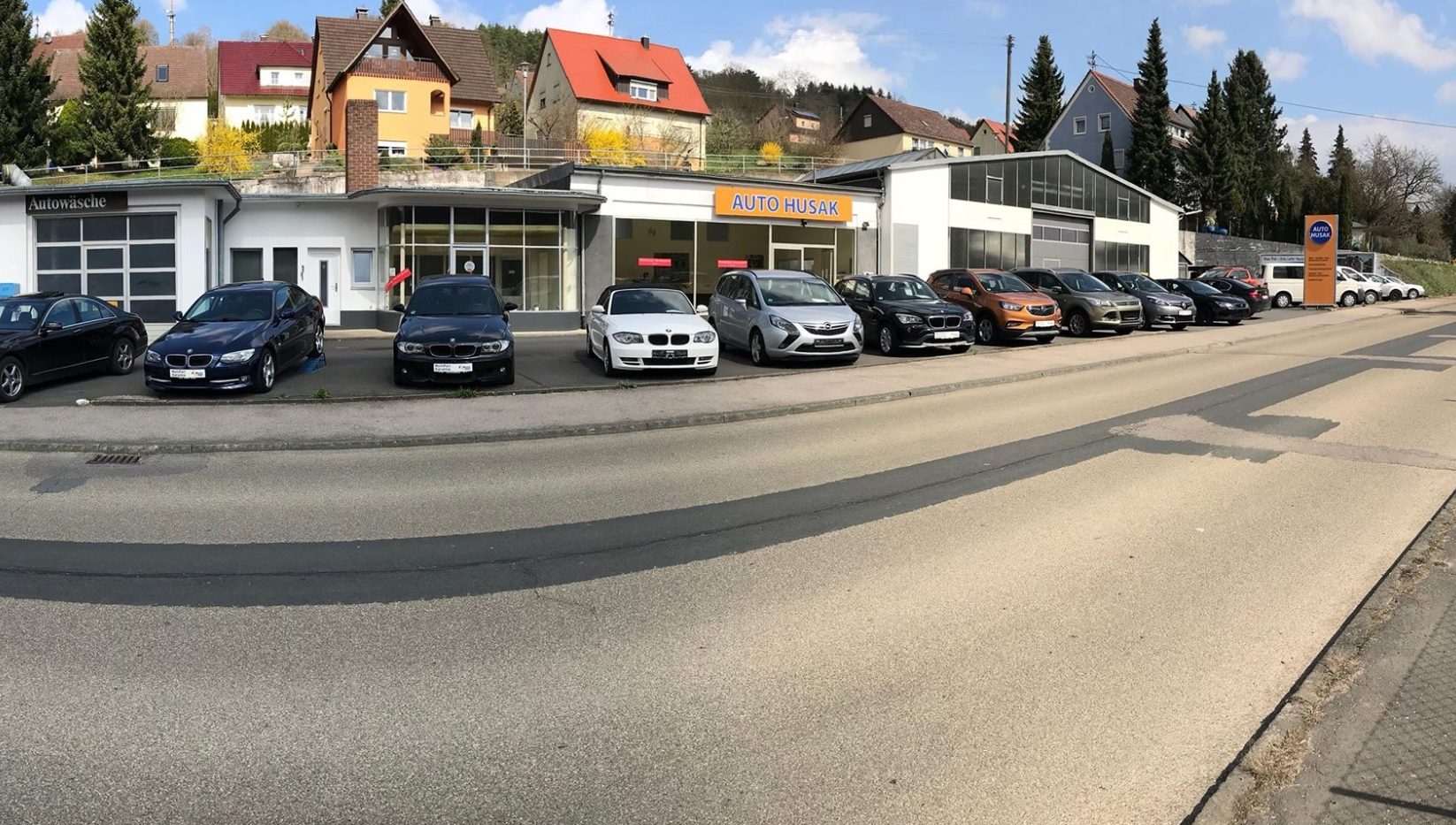 Eingangsbereich des Autohaus Husak